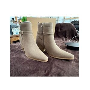 Elegant Tan Ankle Boots from Just Fab size 8.5